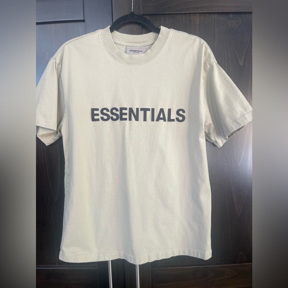 Essentials T-shirt